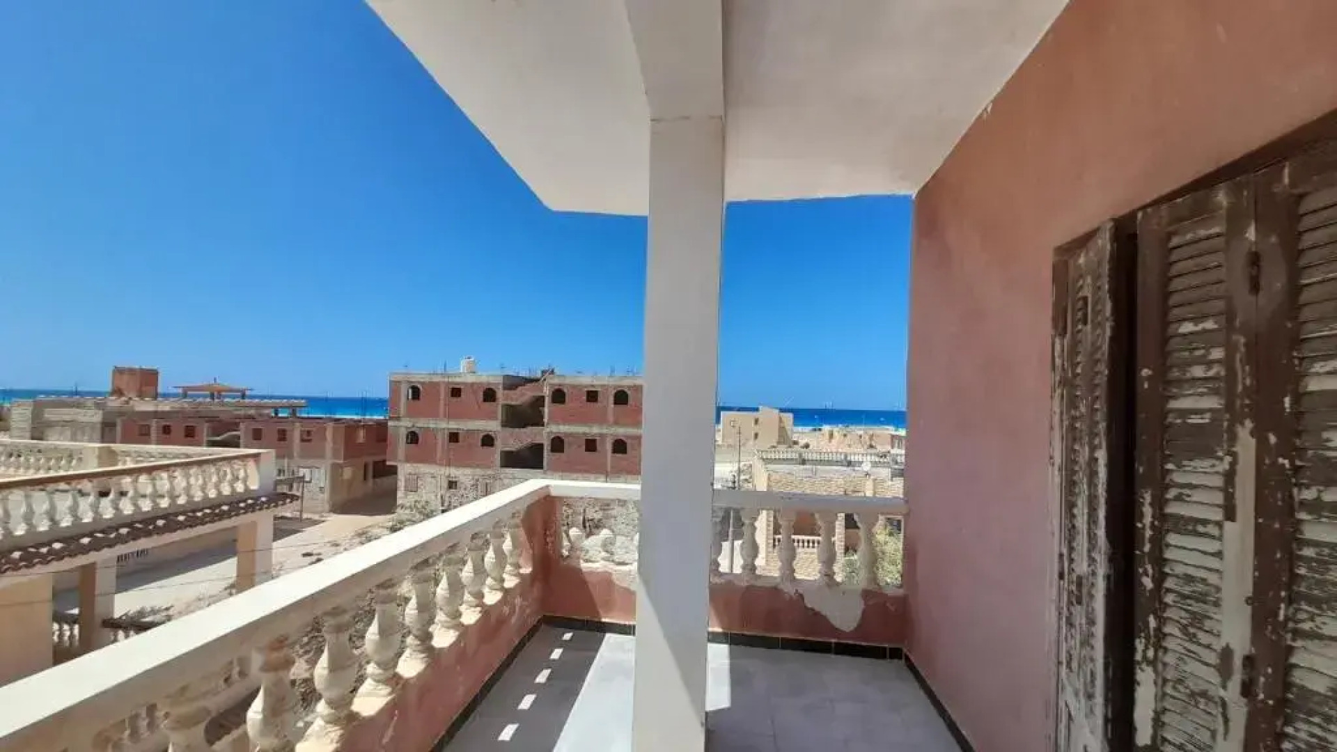 شقق ثلاث غرف بشاطئ الاصيل للايجار قرب الابيض