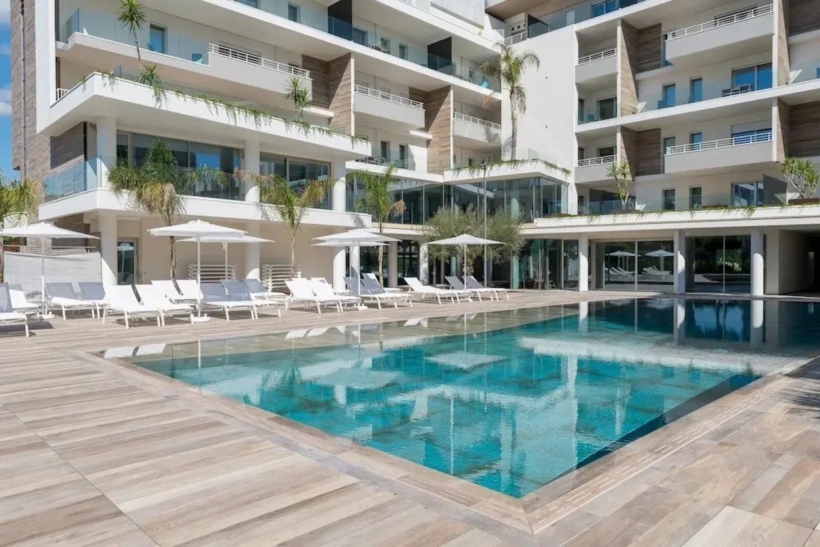 Youmami Lifestyle Suite Hotel