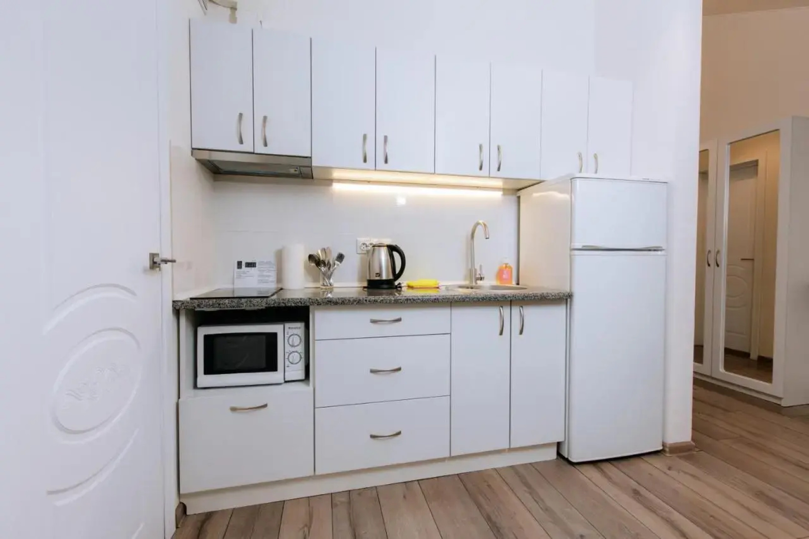 Stone City Apartment in Park Zone