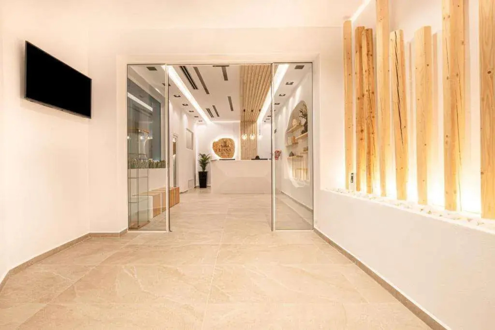 Liana Beach Hotel & Spa