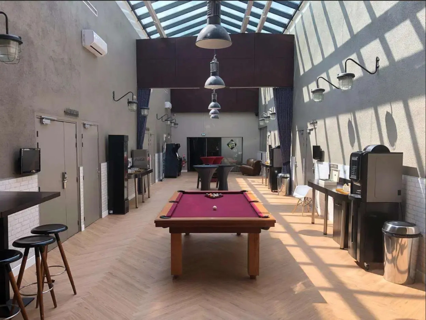 Gatsby Hotel & Restaurant by Happyculture