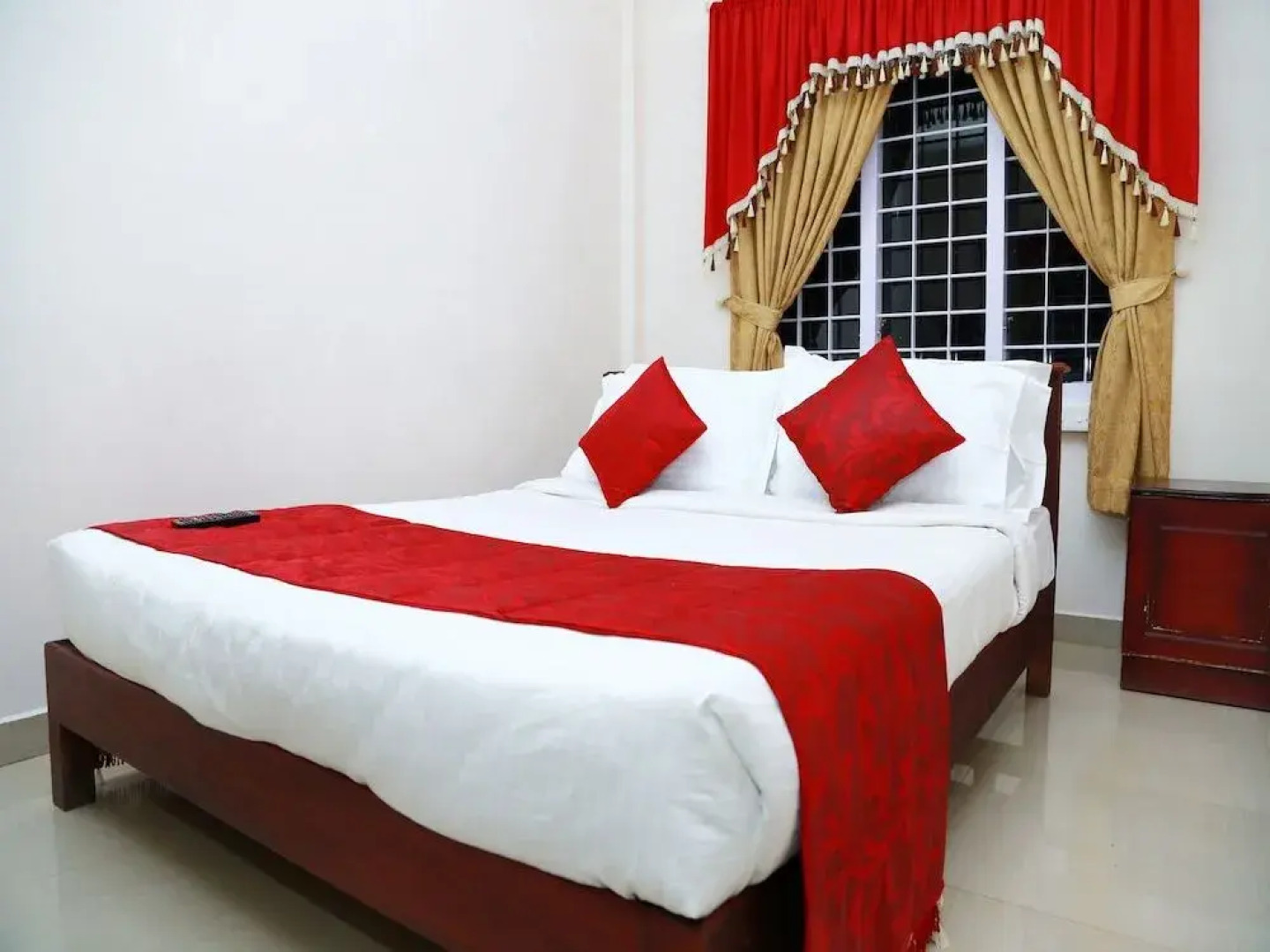 Oyo 15548 Mackal Residency