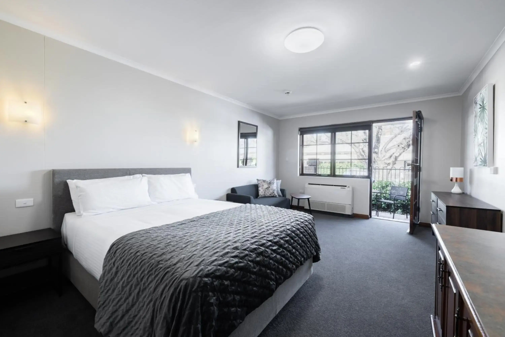 Adelaide Inn