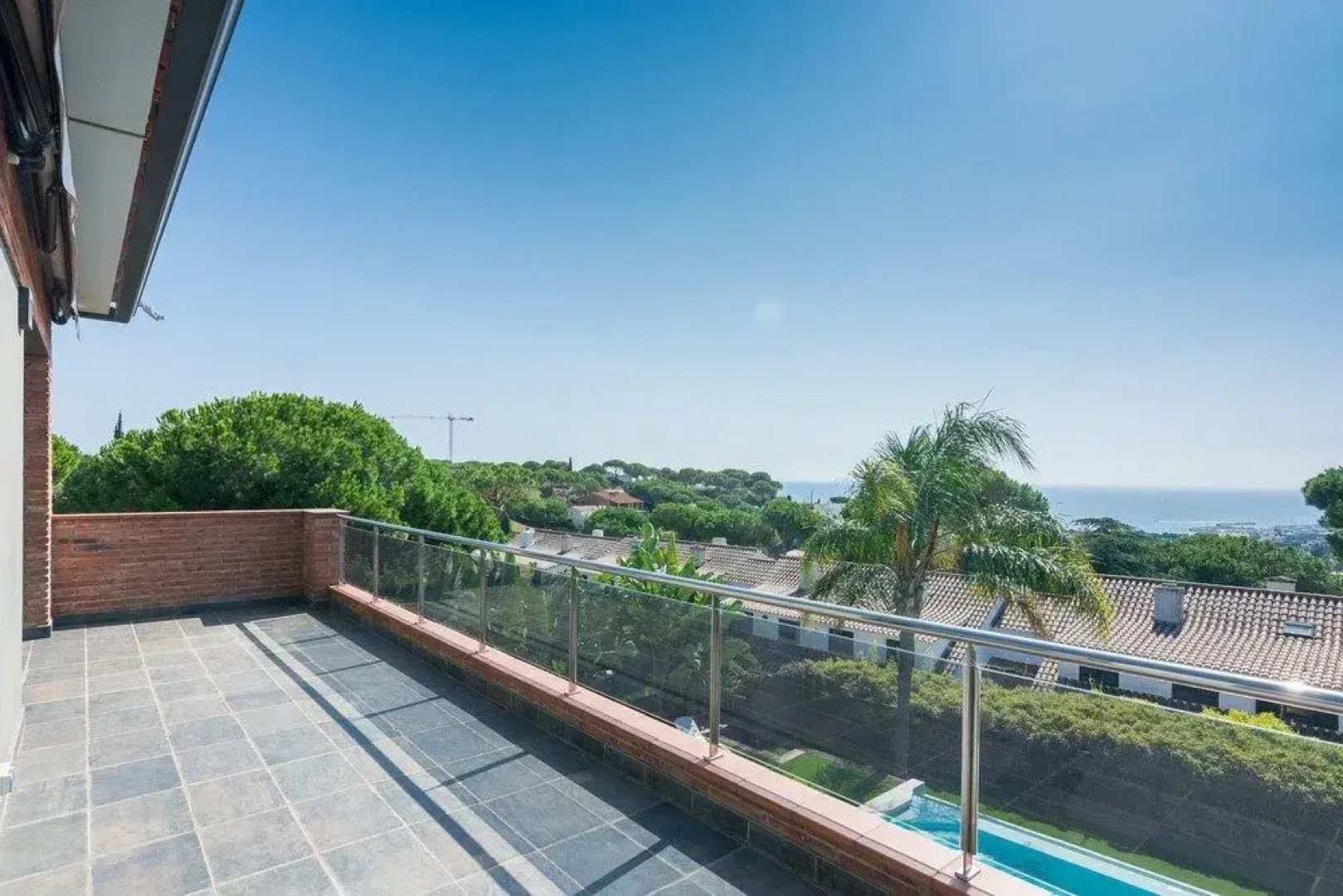 HomeHolidaysRentals Adonis