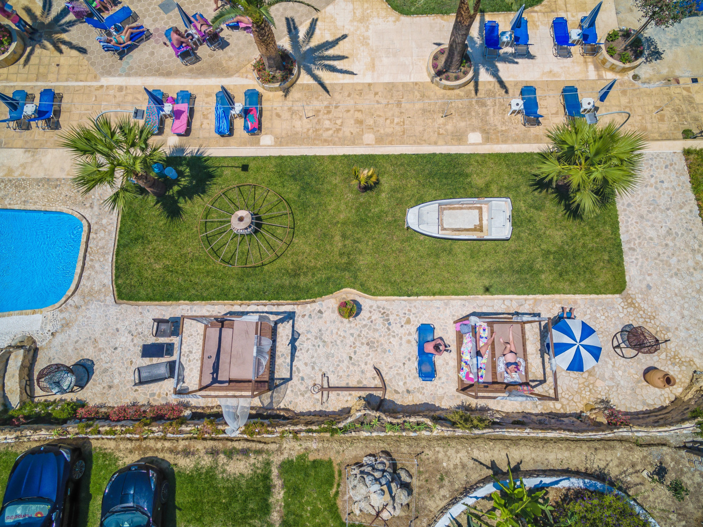 Antonis Apartments Pool Bar