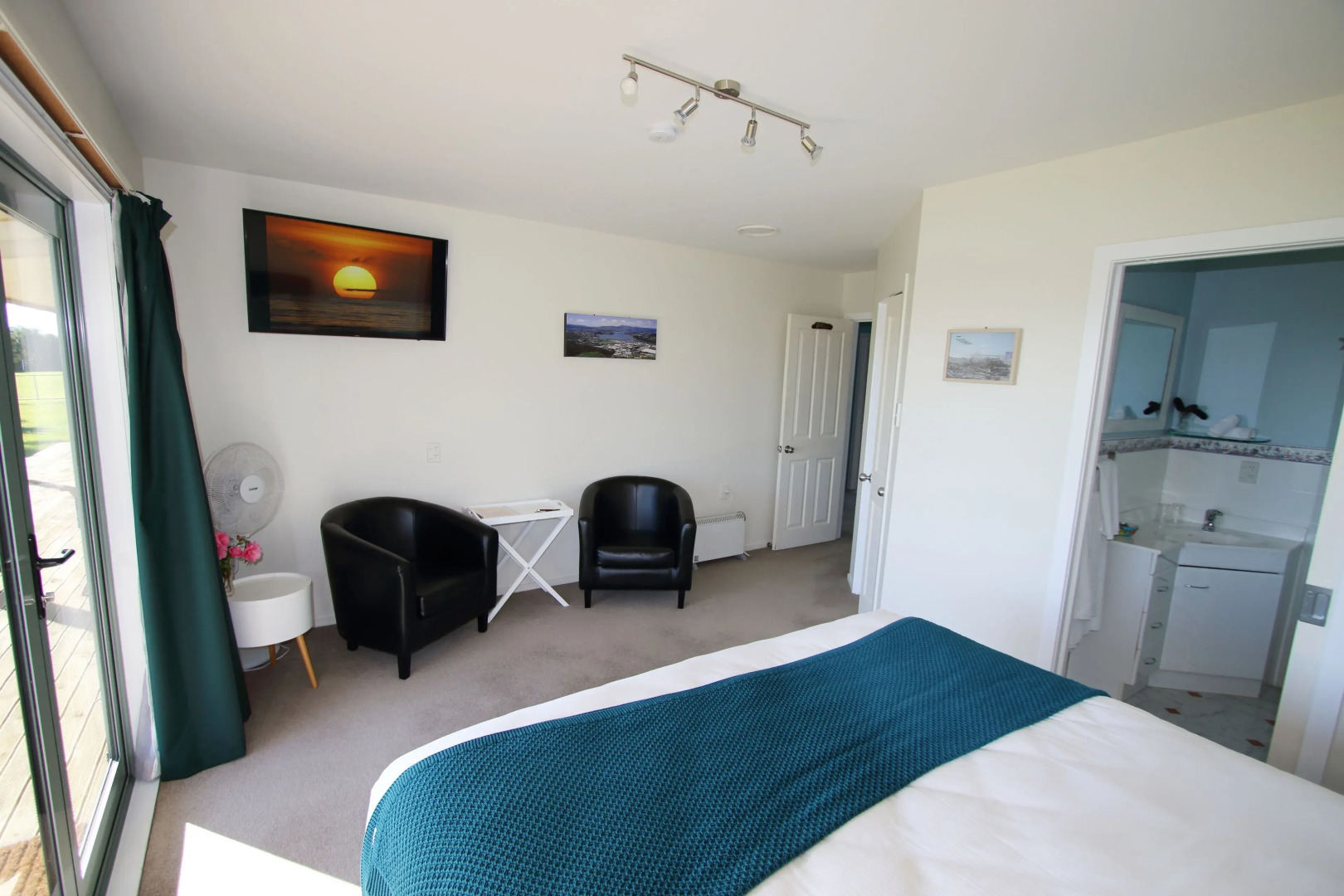 Awatuna Sunset Lodge