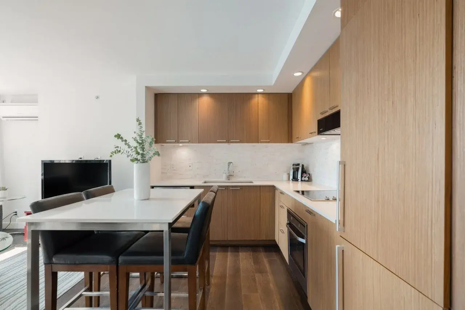 Level Vancouver - Yaletown Seymour