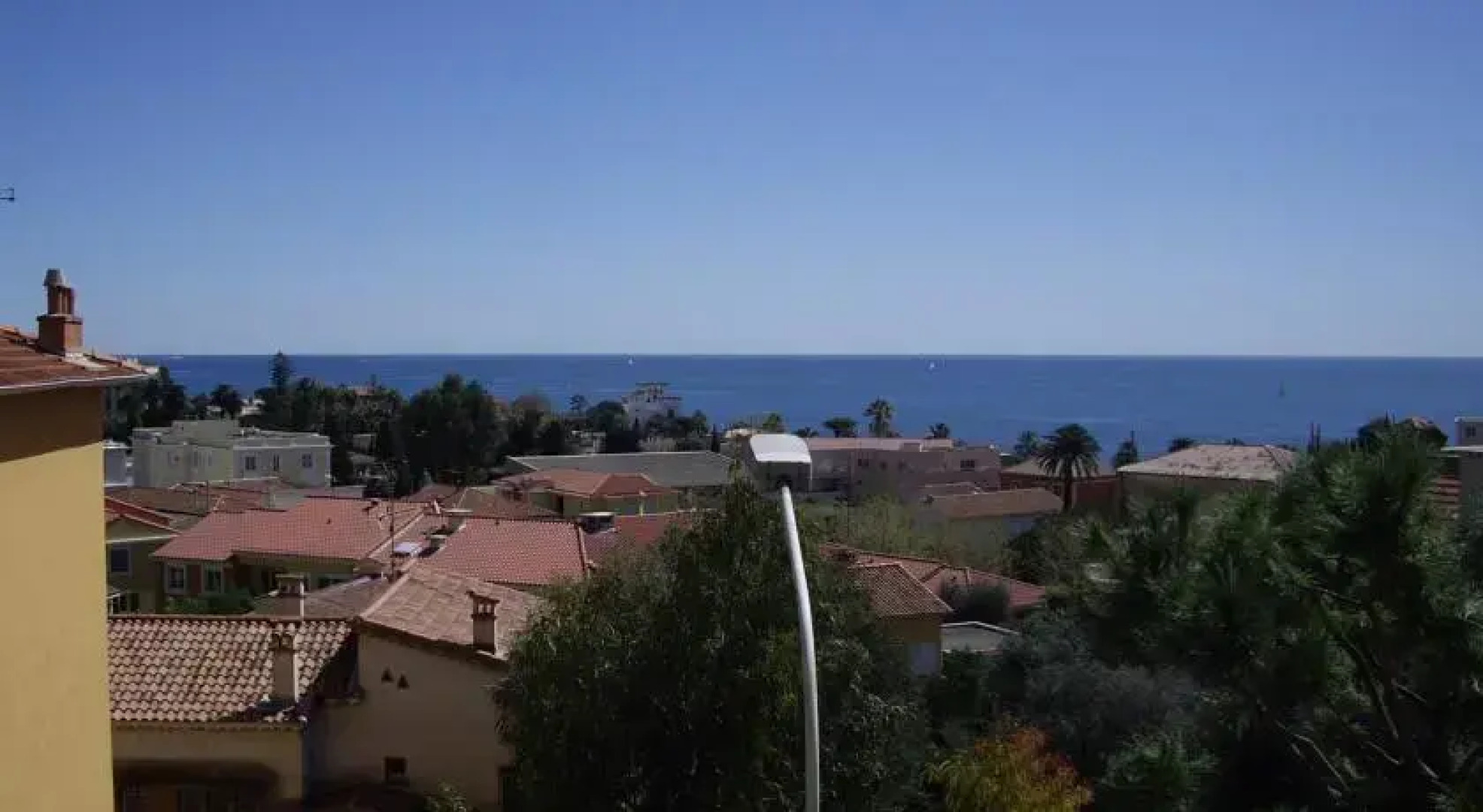 studio blue sea view