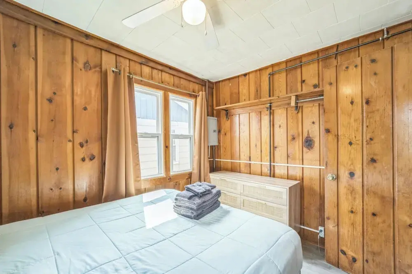 Barefoot Beach Resort