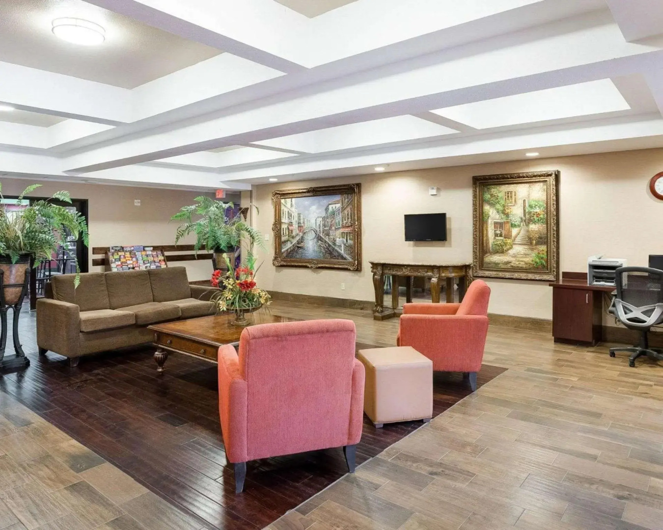 Comfort Inn & Suites Near Medical Center