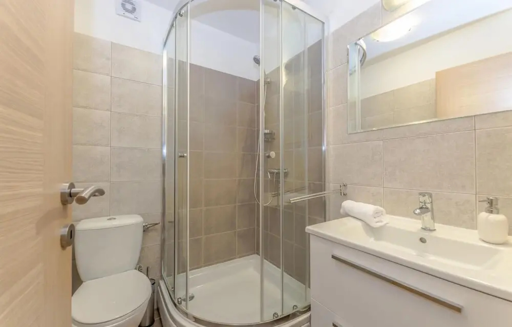 Nice Home in Zadar With Wifi and 4 Bedrooms