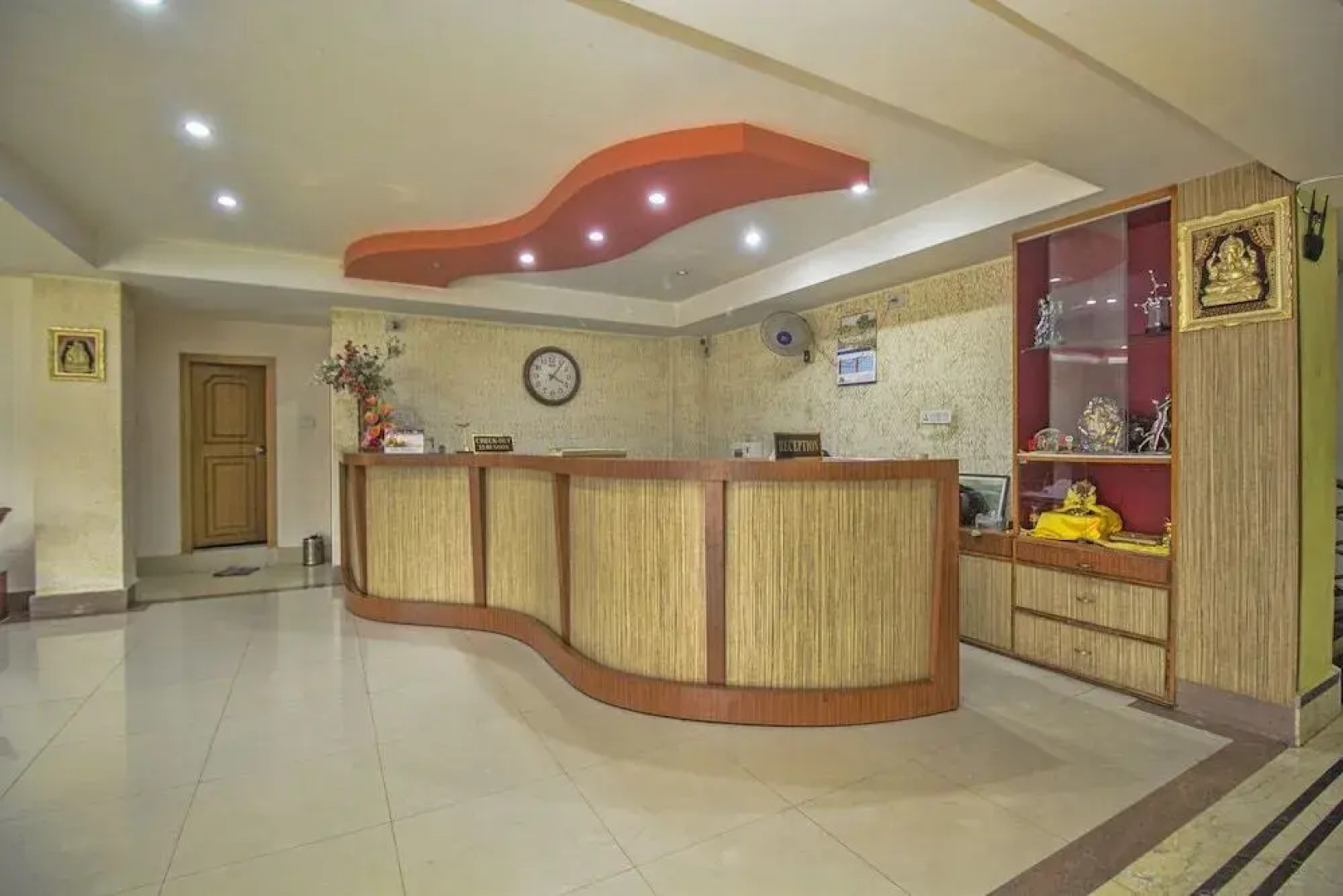 OYO 29736 Nandanik Palace