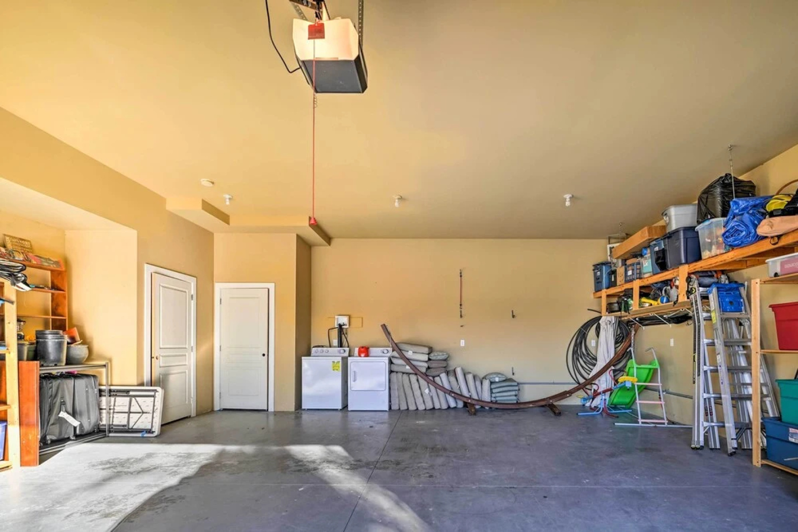 East Wenatchee Apt - 2 Miles From Columbia River!