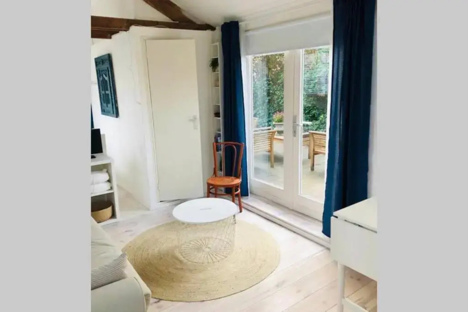 Tiny house in tuin van de statige villa Mariahof