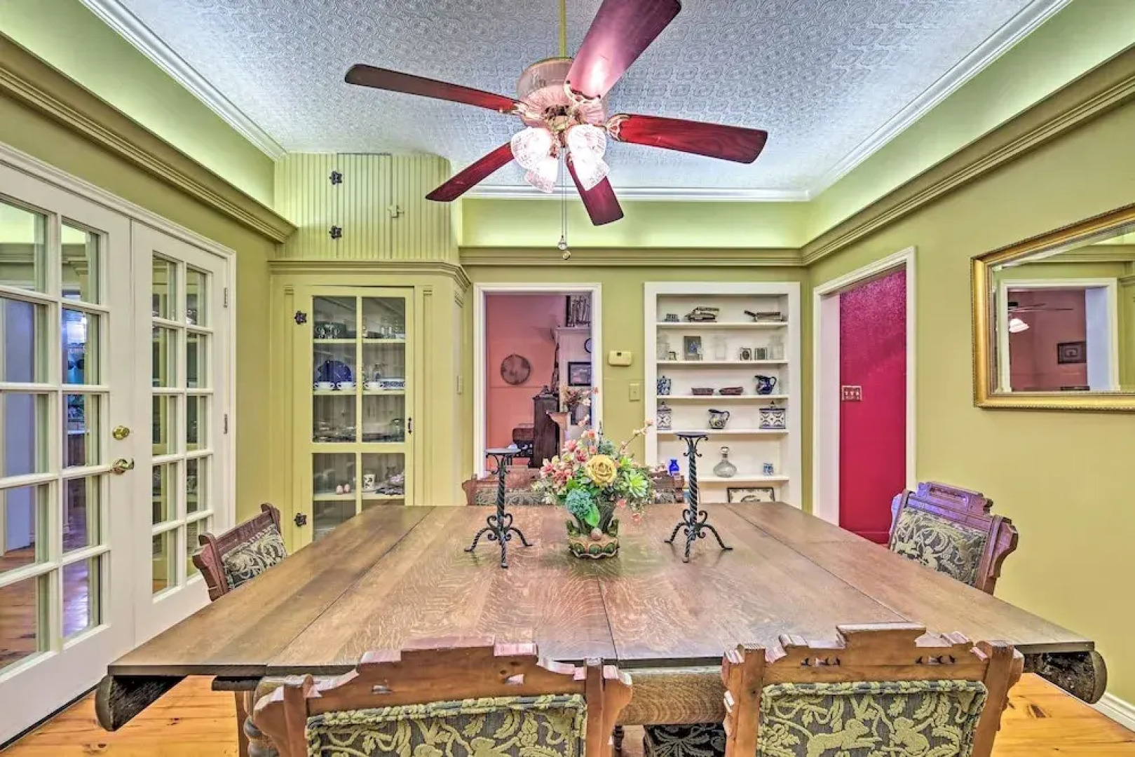 The Lilly House: Historic Glen Rose Home w/ Porch!