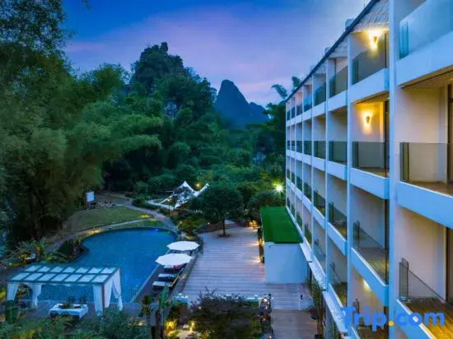 Courtyard Hotel - Yulong River Branch