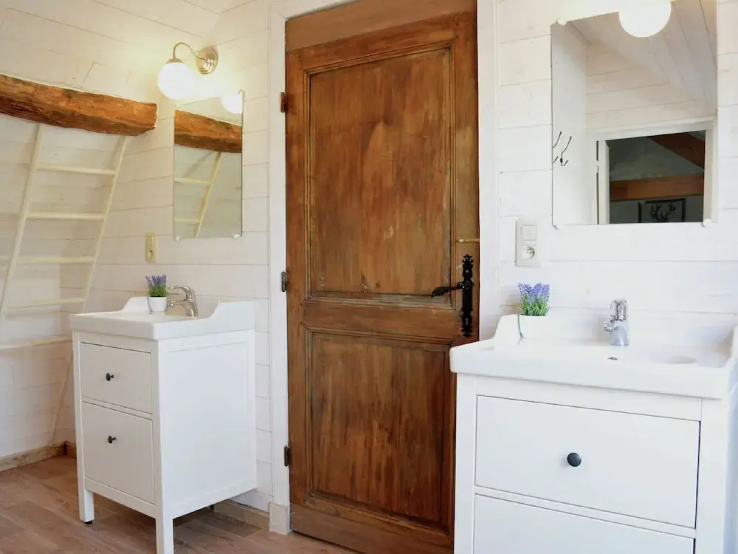 Heritage Holiday Home in Assesse on Hilltop