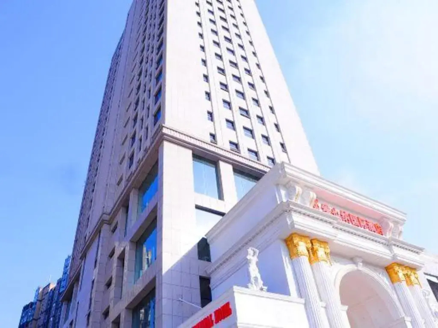 Vienna International Hotel (Tianmen Wanda Plaza Donghu Branch)