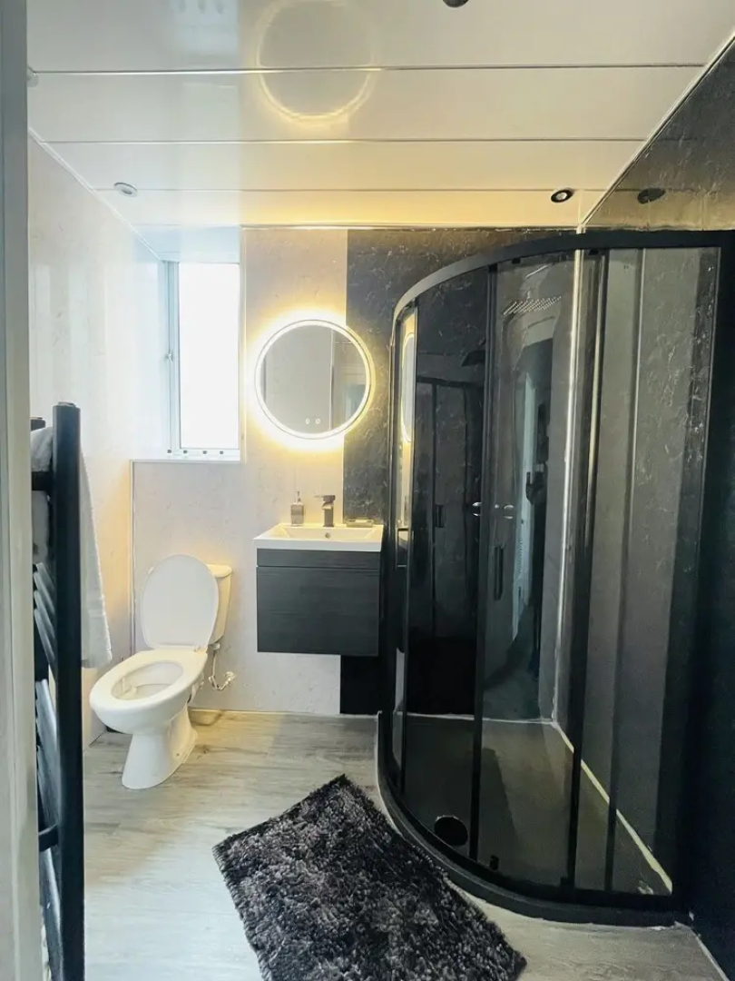 Luxury 3 Bedrooms Entire Flat - Self Check in & Check out