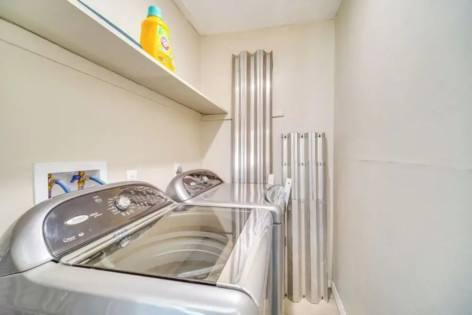 Sebastian Retreat w/ Screened Porch: 6 Mi to Beach