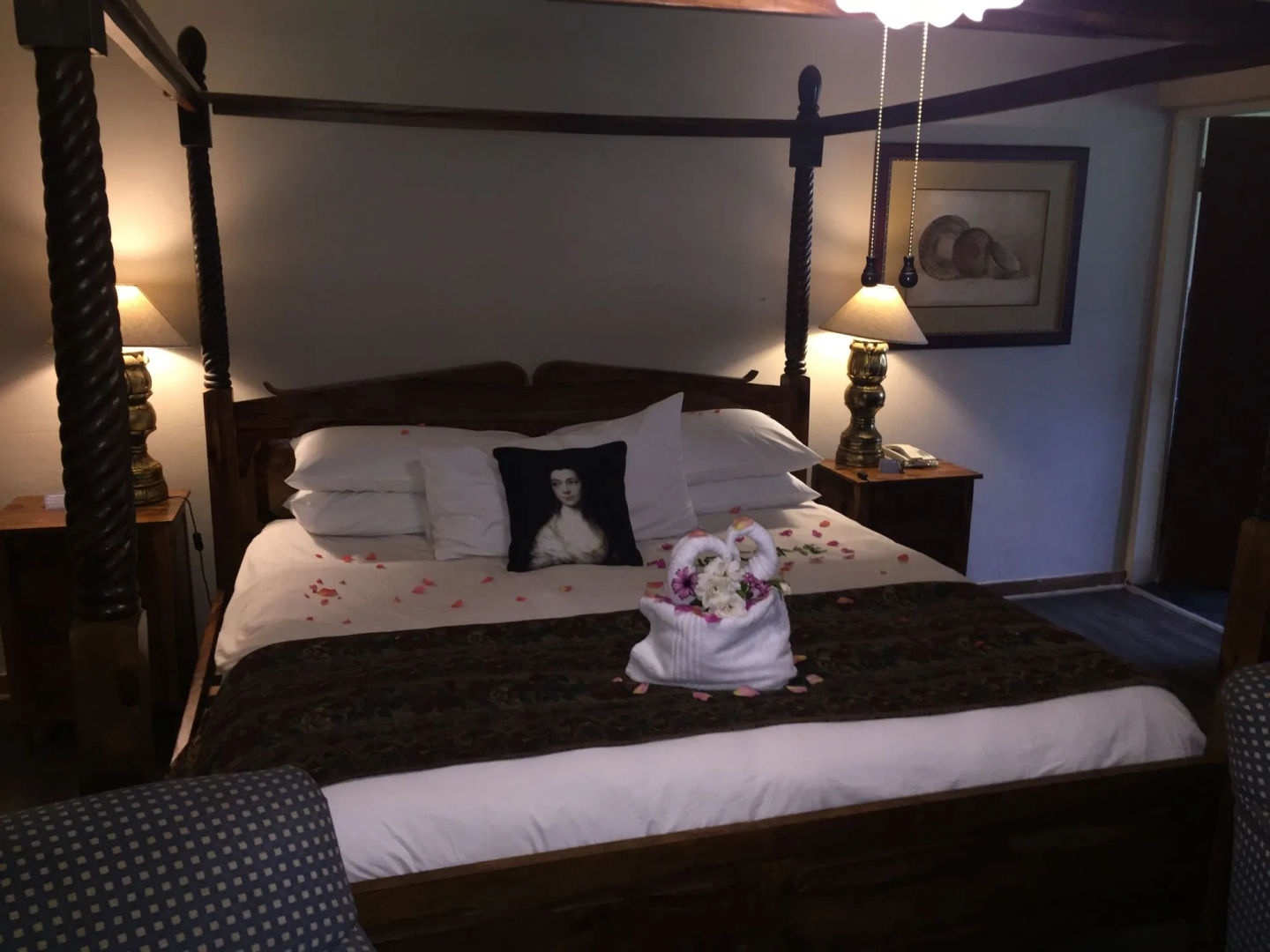 Shangri-La Country Hotel