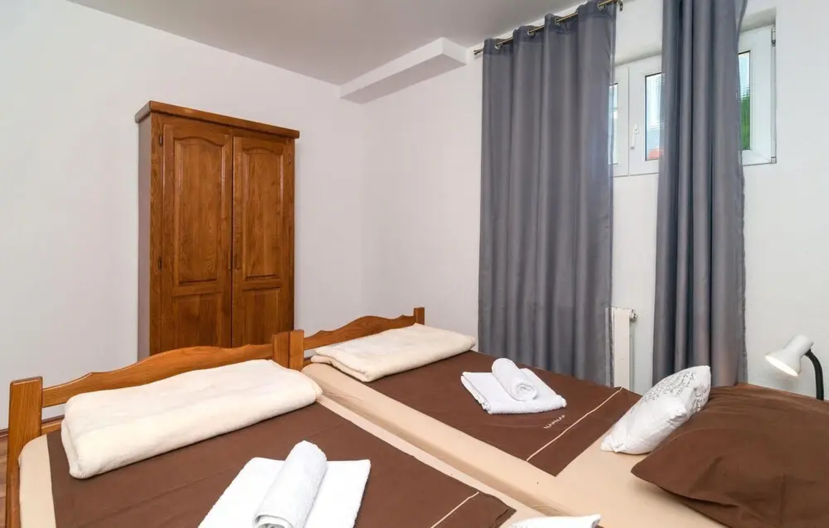 Stunning Home in Zrnovnica With Wifi and 6 Bedrooms