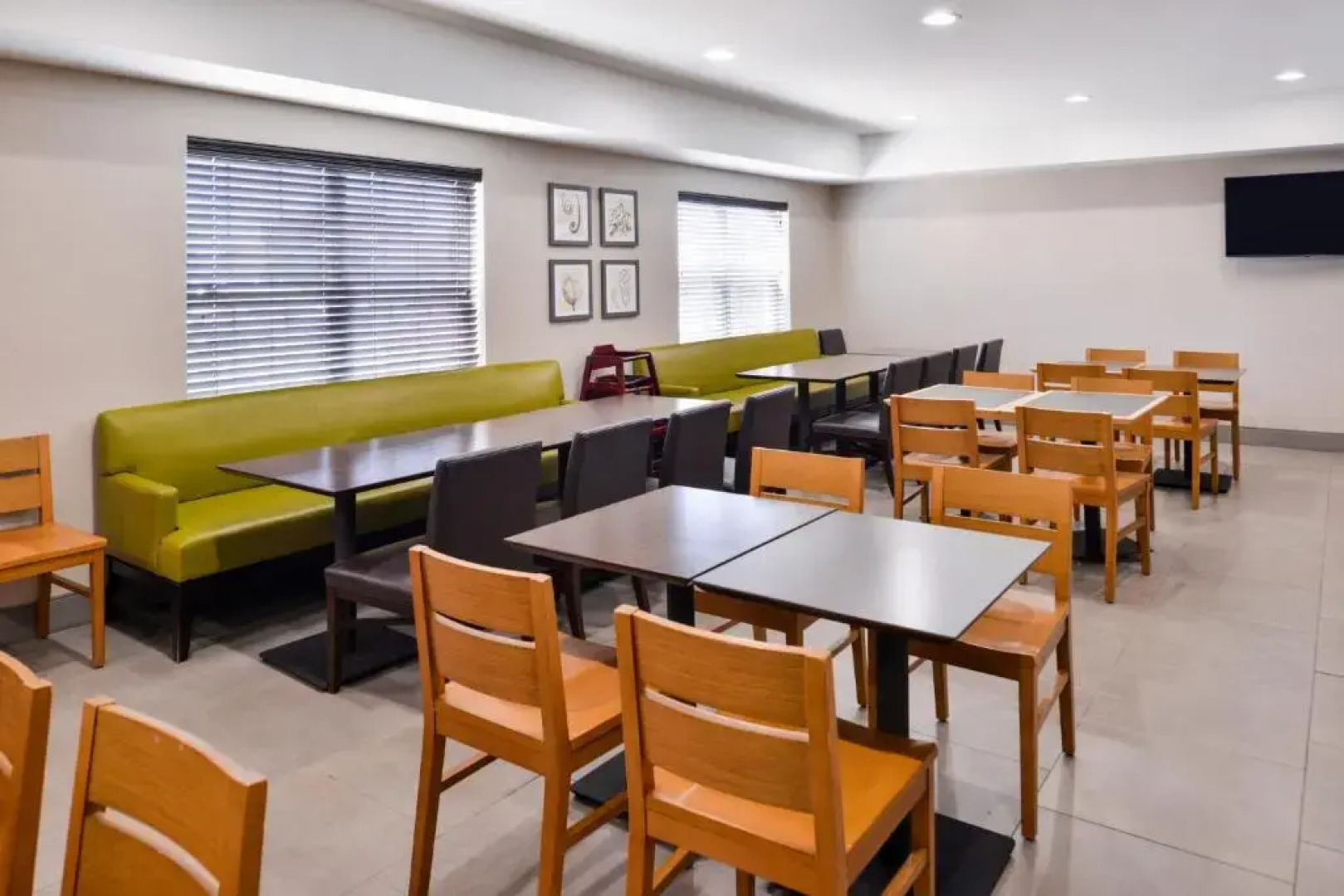 Country Inn & Suites by Radisson, Tinley Park, IL