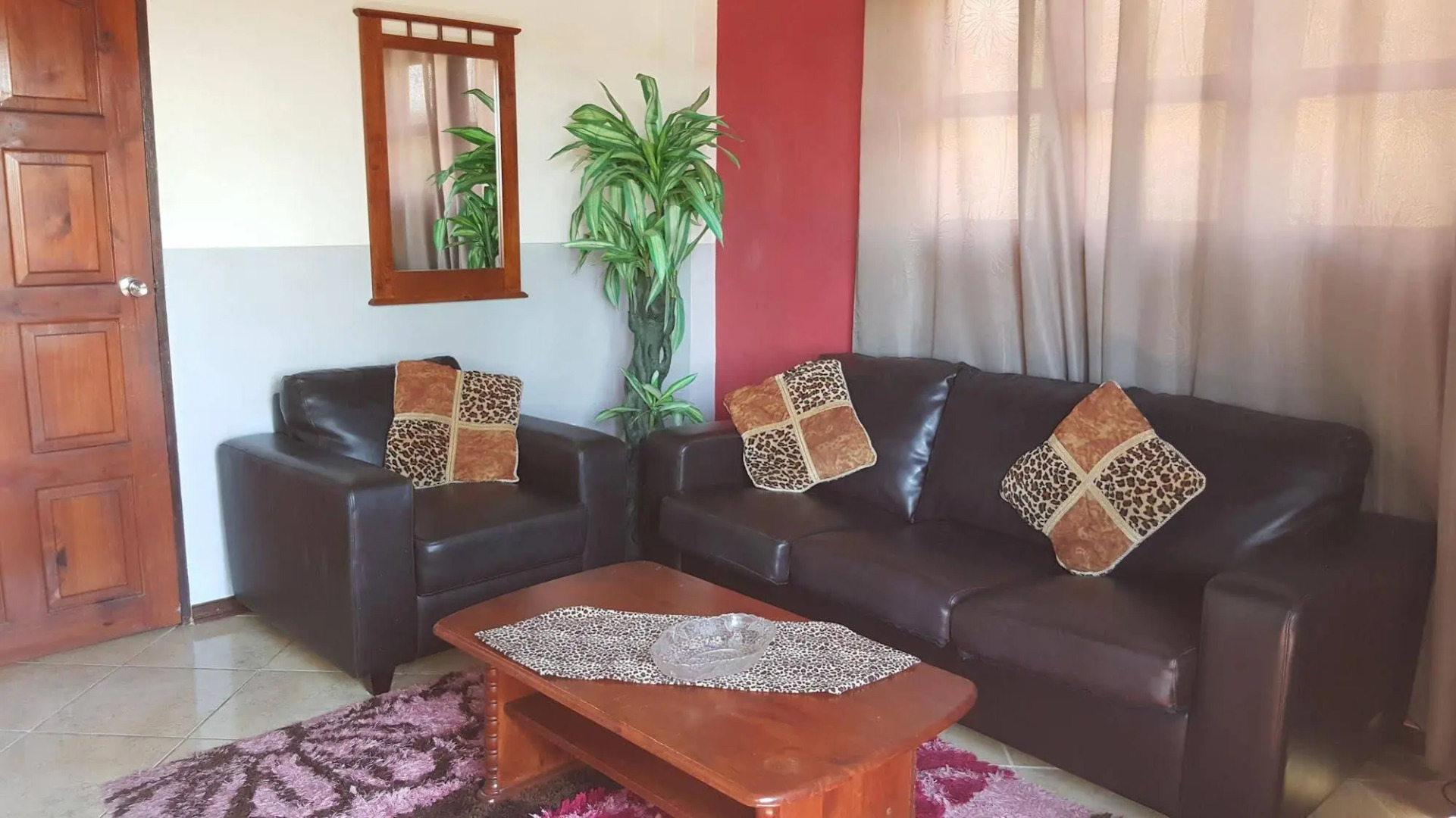 Sea Horizon Apartments (across from Mambo Beach)