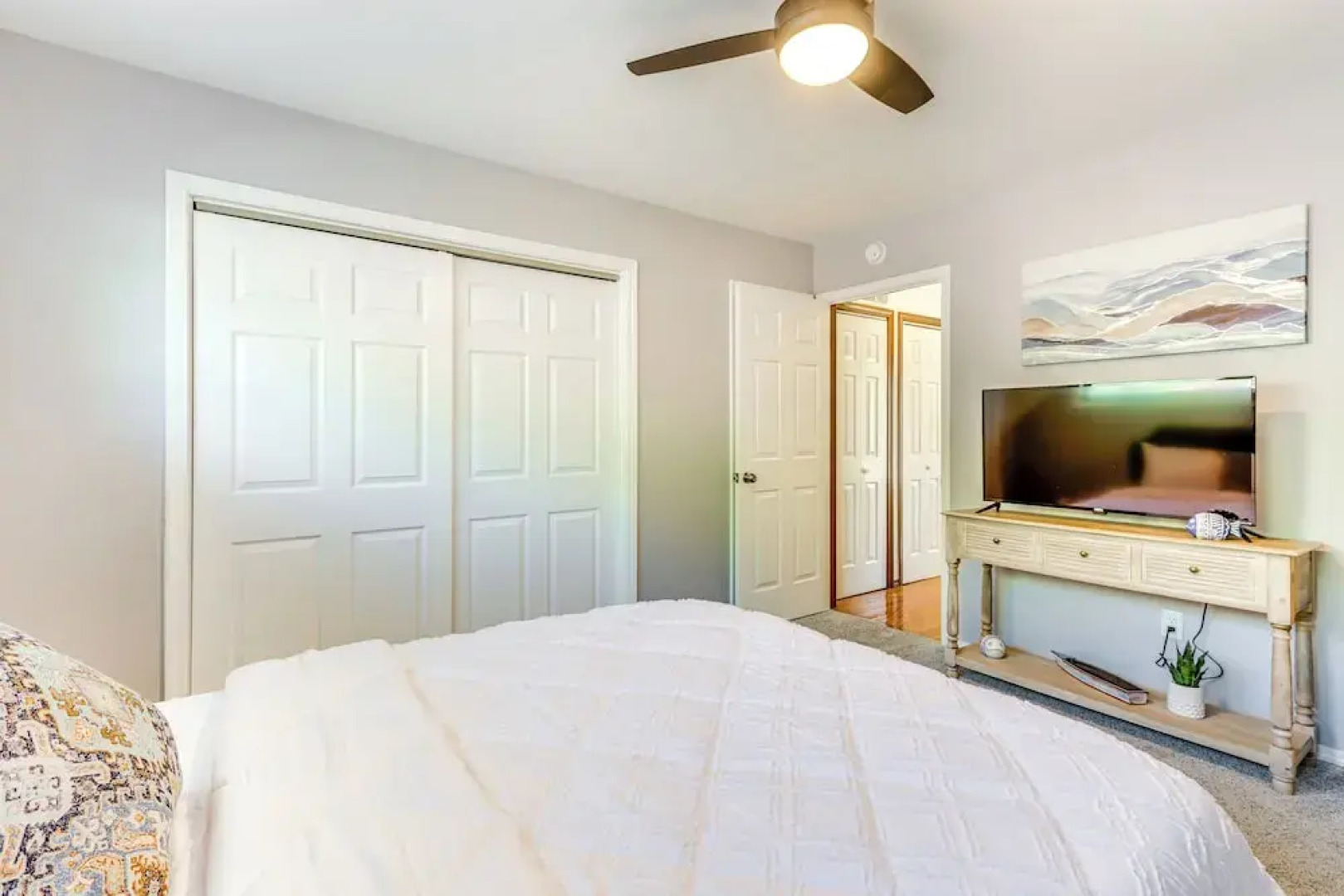 Swim & Boat Docks: Lakefront Gem in Bella Vista!