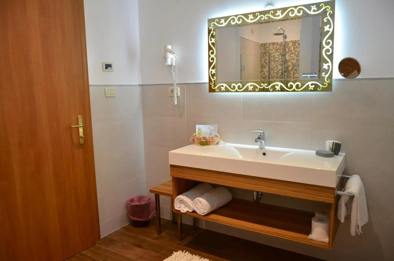 Alle Dolomiti Boutique Lake Hotel