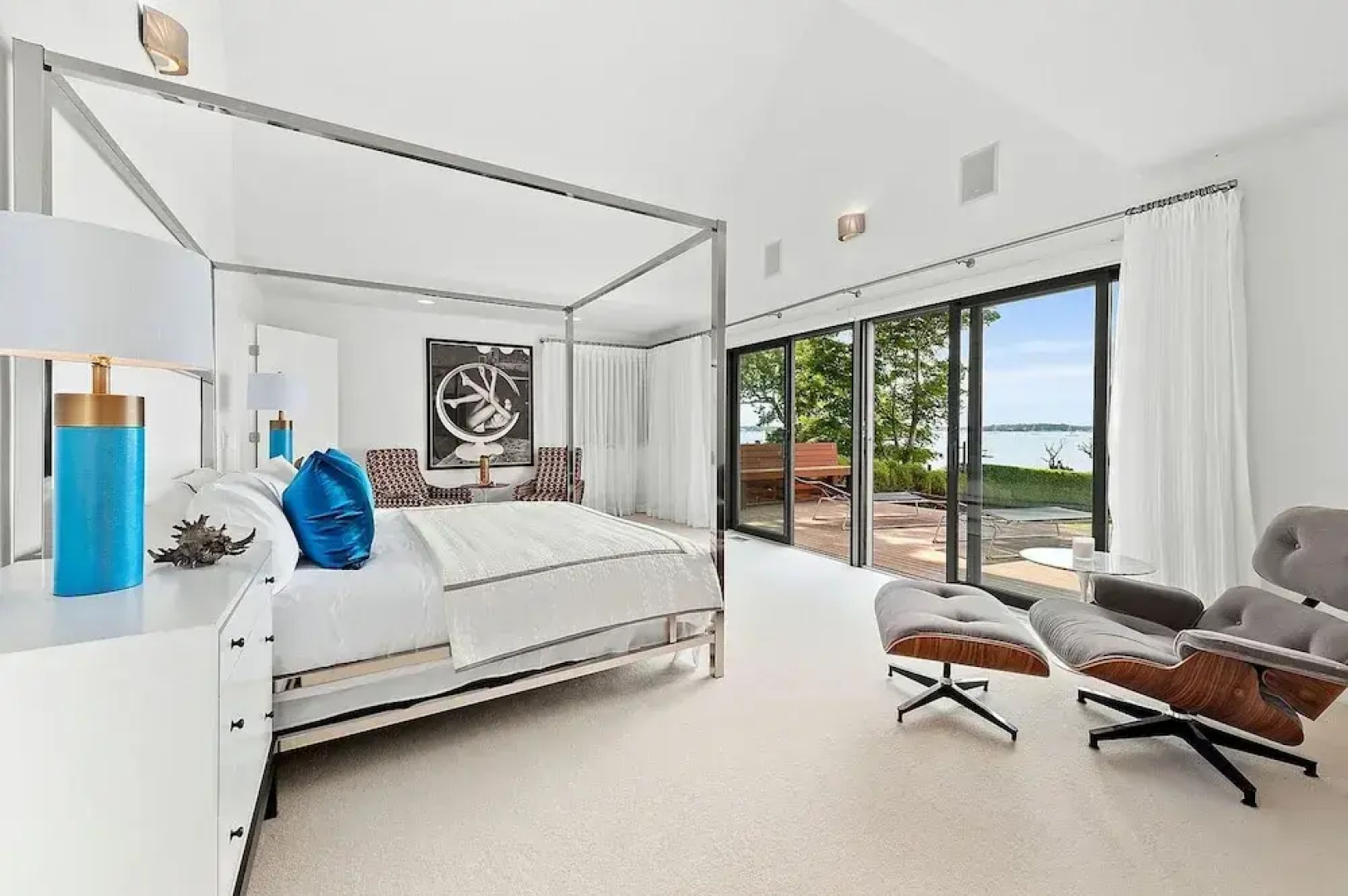 Sunset Villa by Rove Beachfront w Deck Pool
