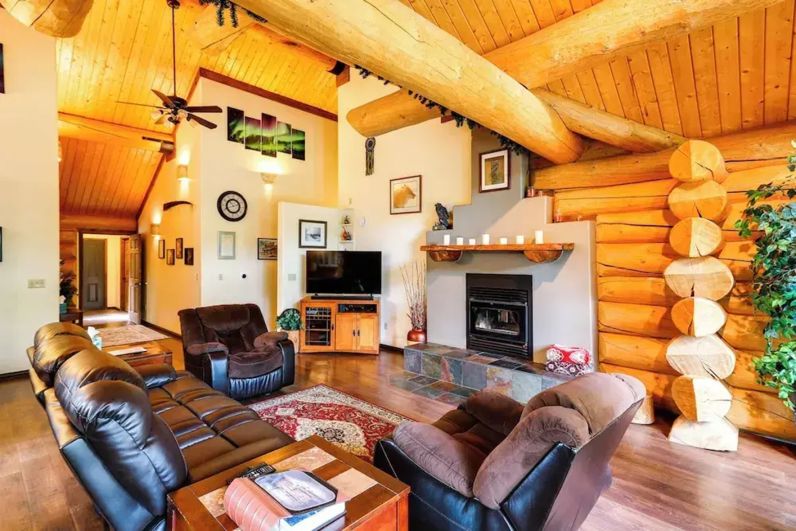 Riverside Log Cabin: On-site Aurora Viewing!