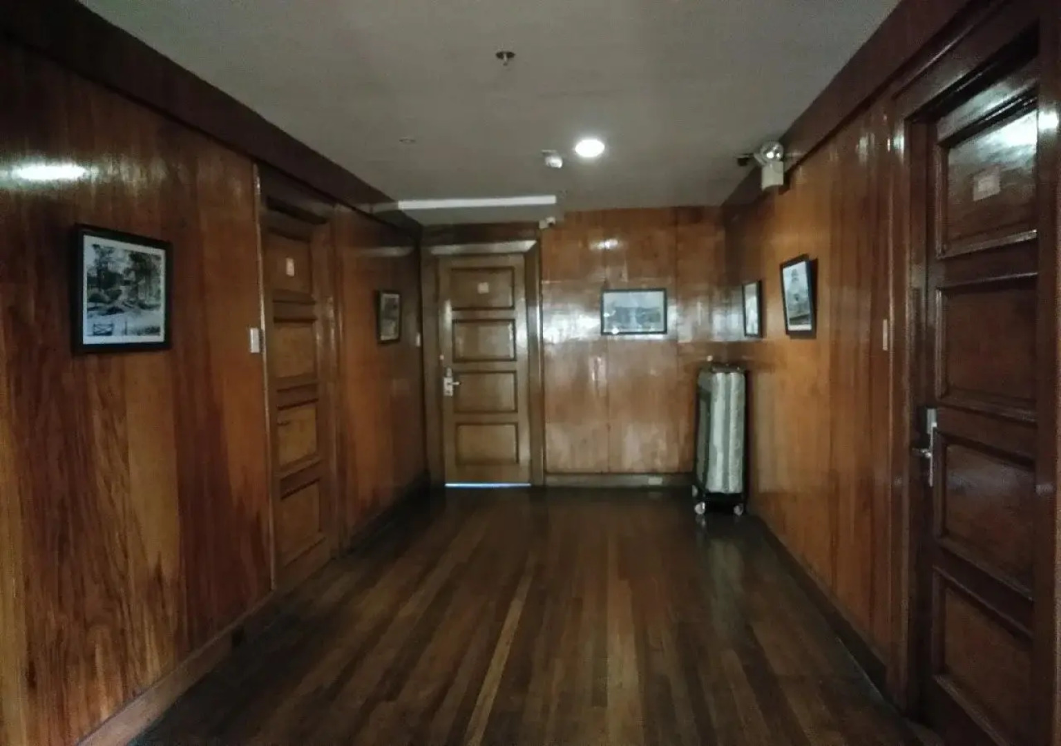 Log Cabin Hotel-Baguio