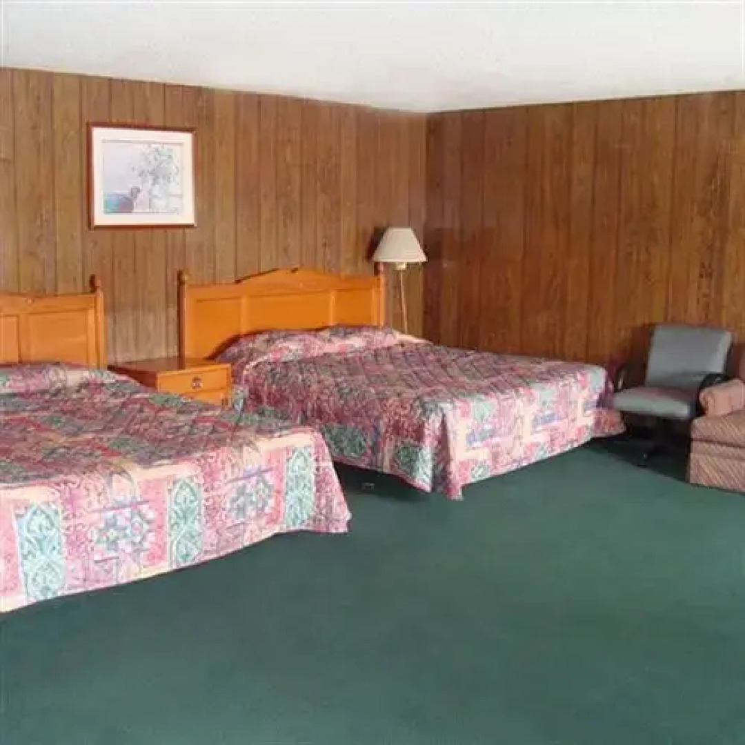 Palm Tree Inn & Conference