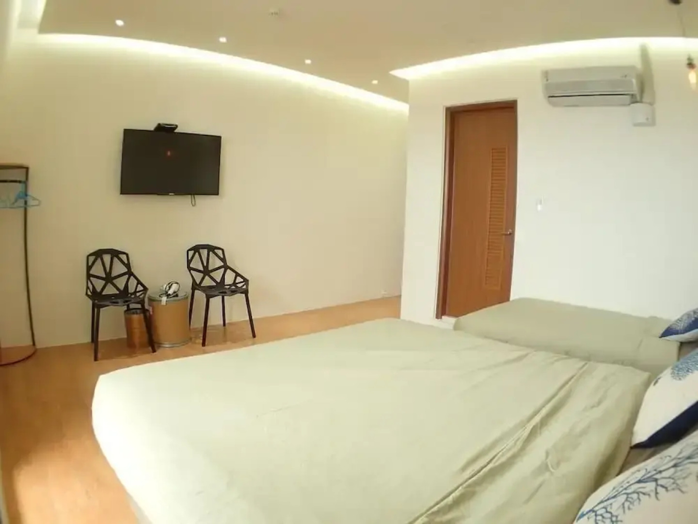 Living My Life Hostel