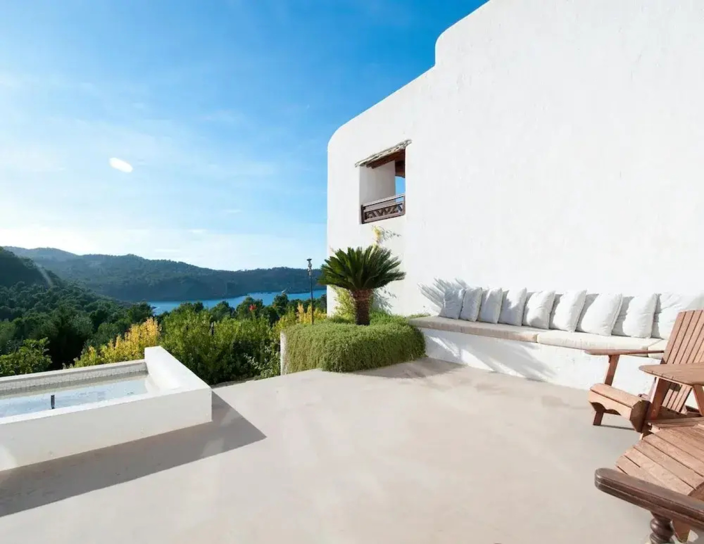 Amazing Villa With Swimming Pool