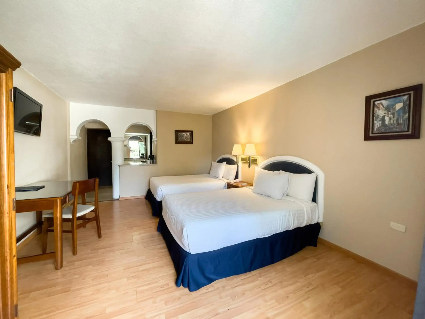 Gran Plaza Hotel & Convention Center
