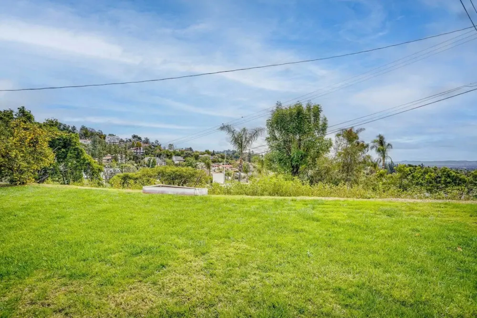 Santa Ana Home w/ Patio, 9 Mi to Disneyland!