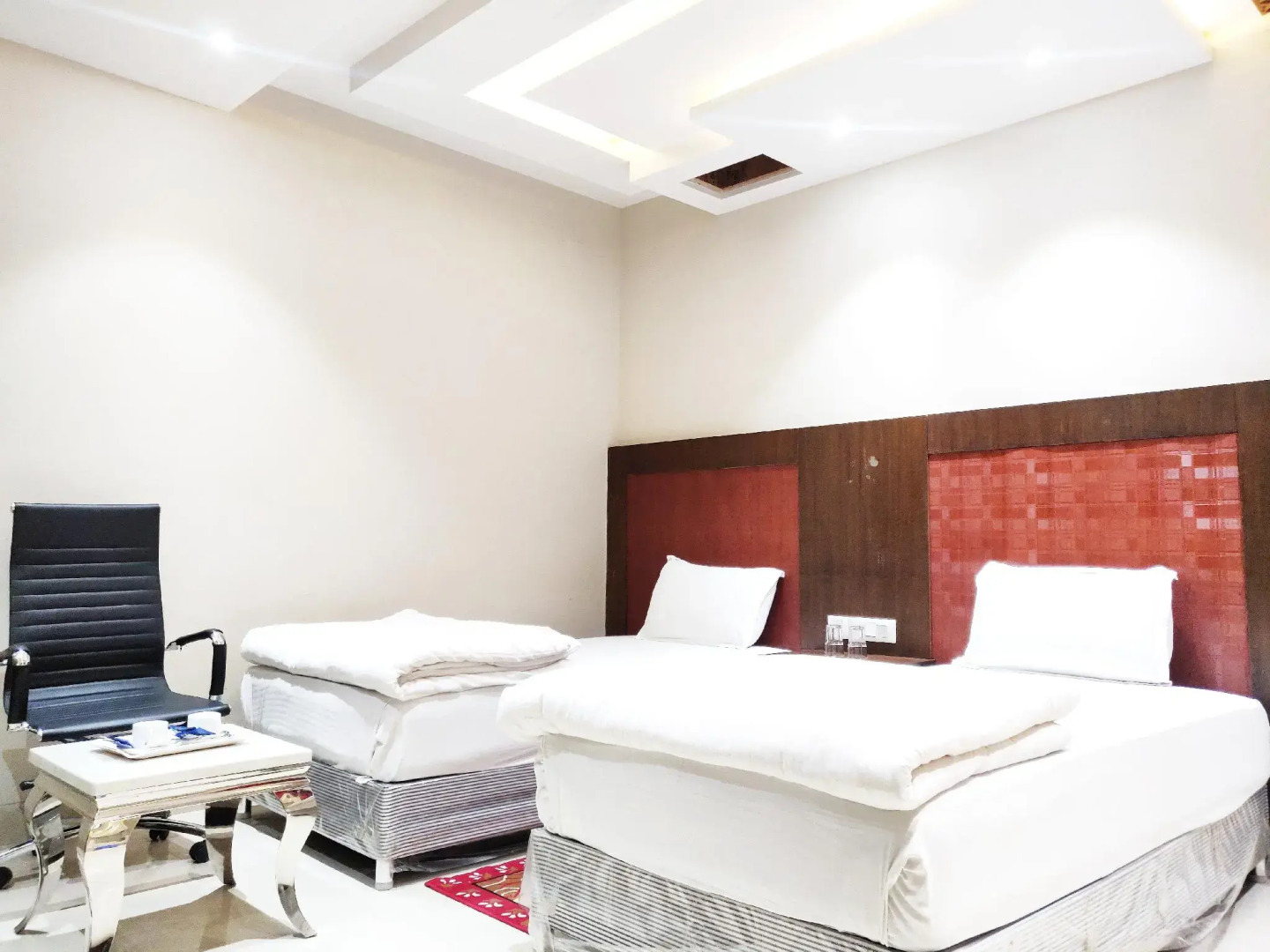 Bodhgaya Seven Inn Hotel n Restaurant