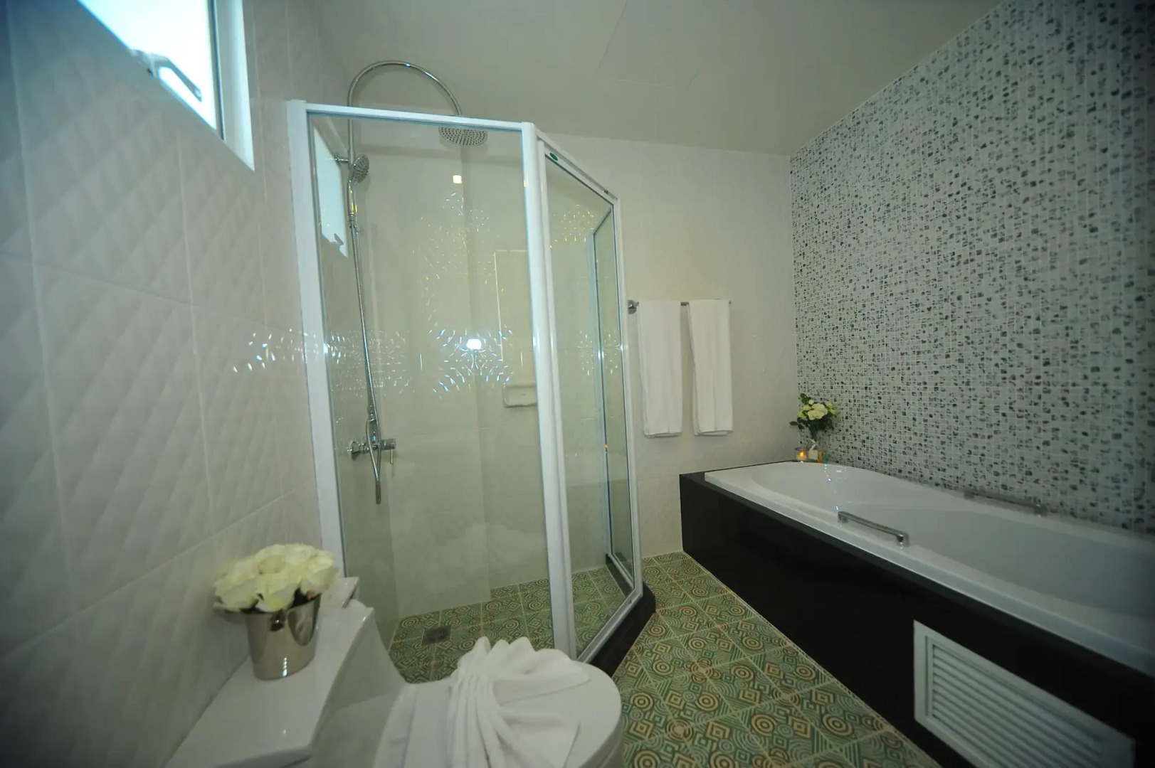 Ratana Hotel Rassada