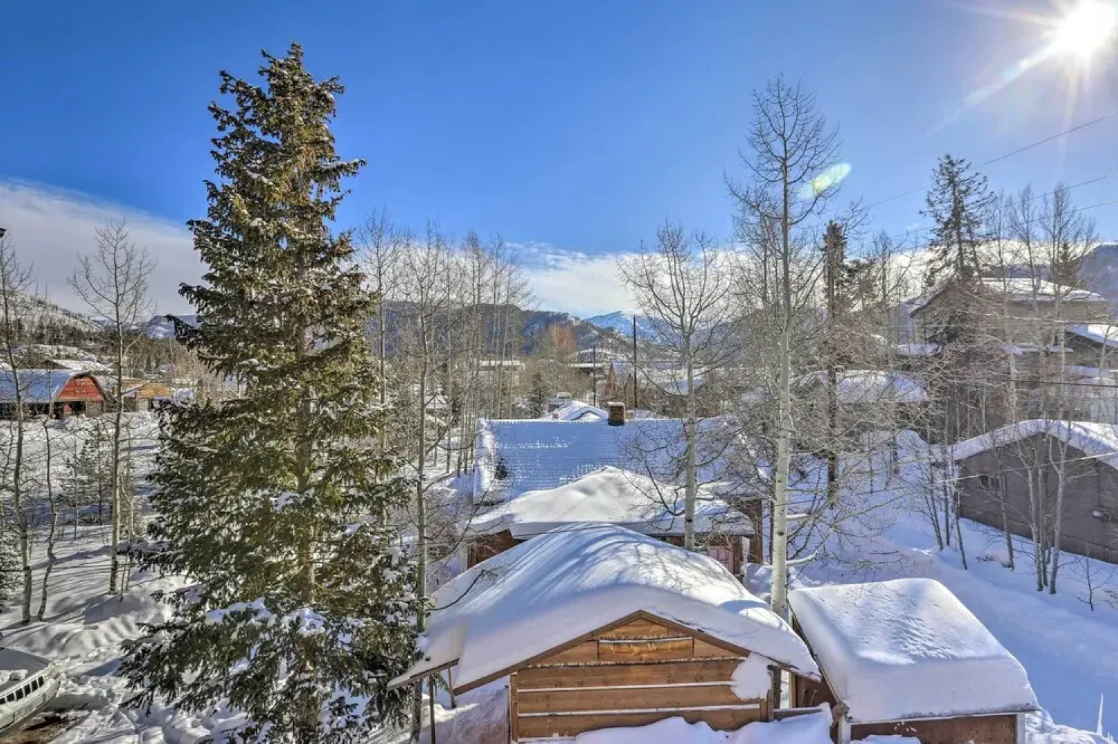 Modern Mountain Getaway, Walk to Grand Lake!