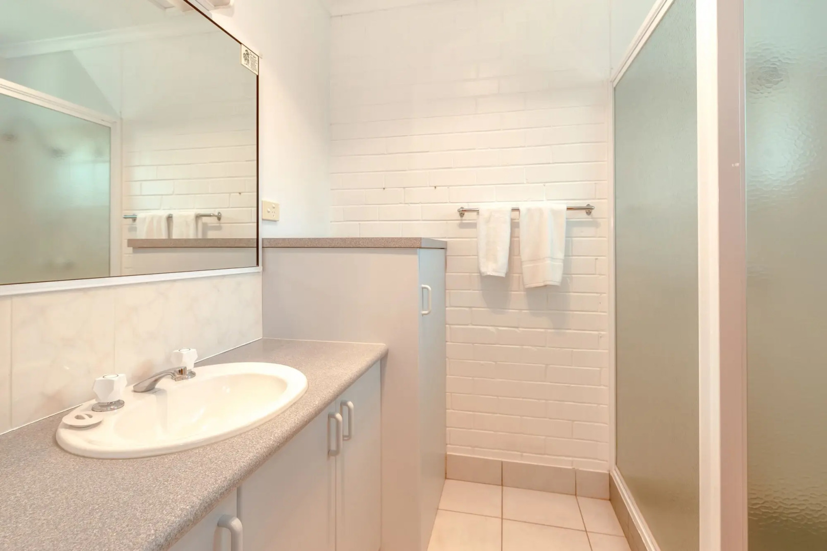 Bass and Flinders Motor Inn