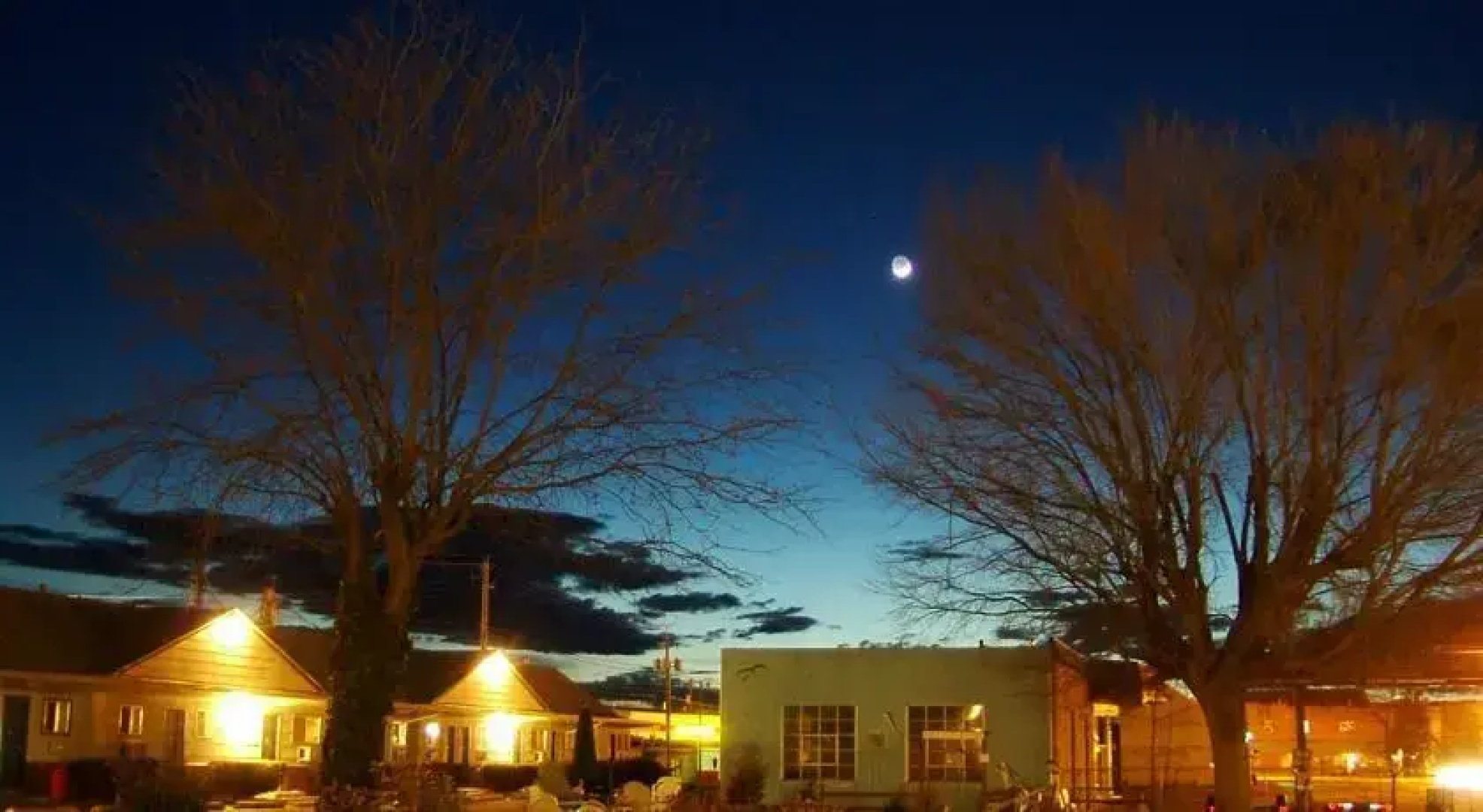 Colonial Motel