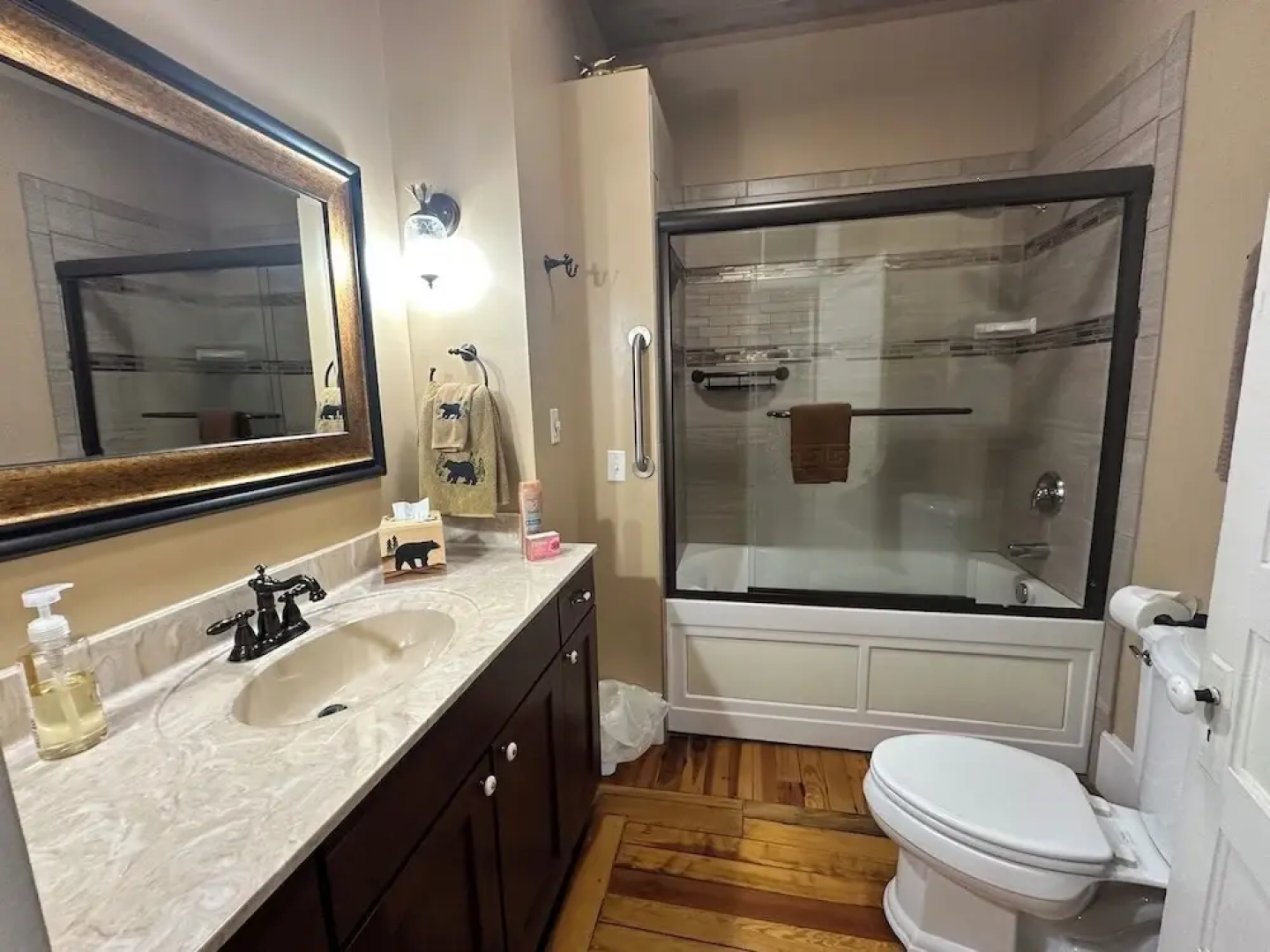 Calhoun House Inn & Suites
