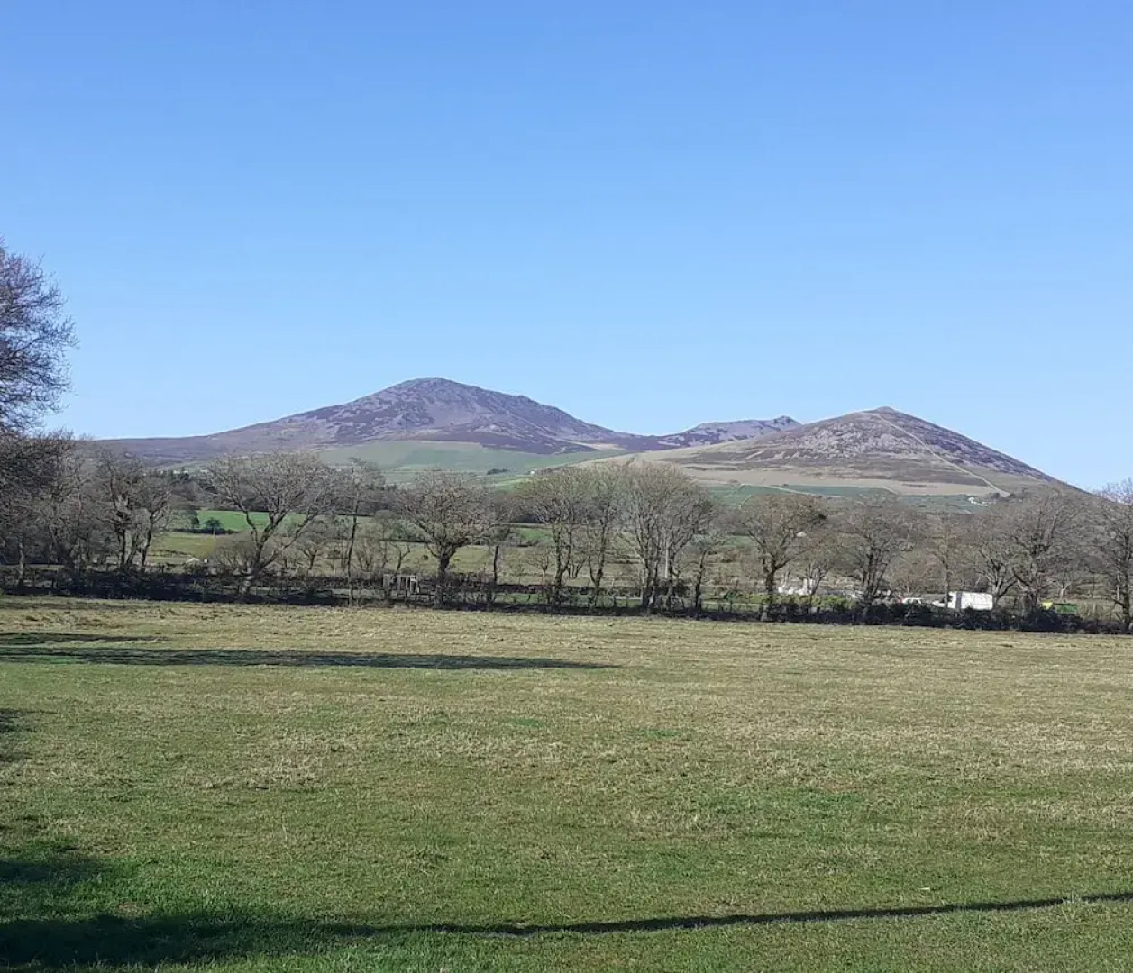 Inviting 3-bed Cottage Close to Pwllheli