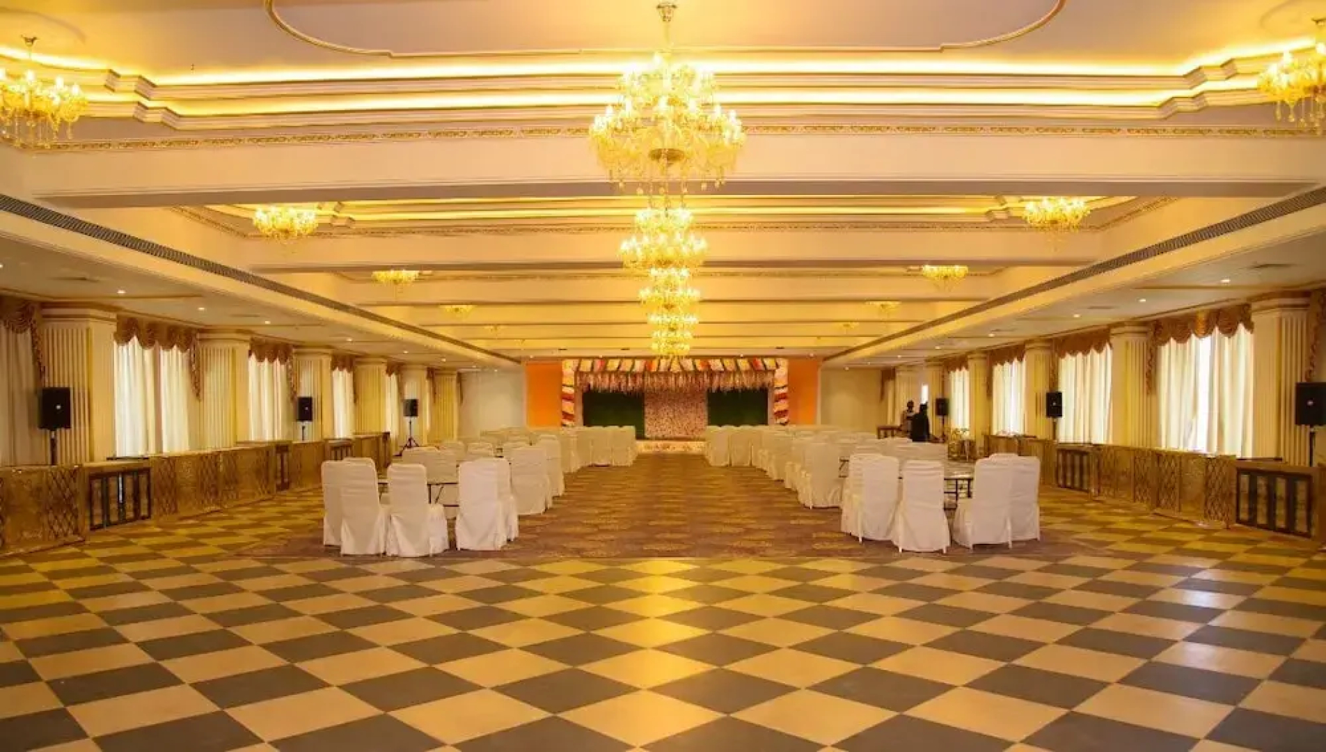 Hotel Utsav Square