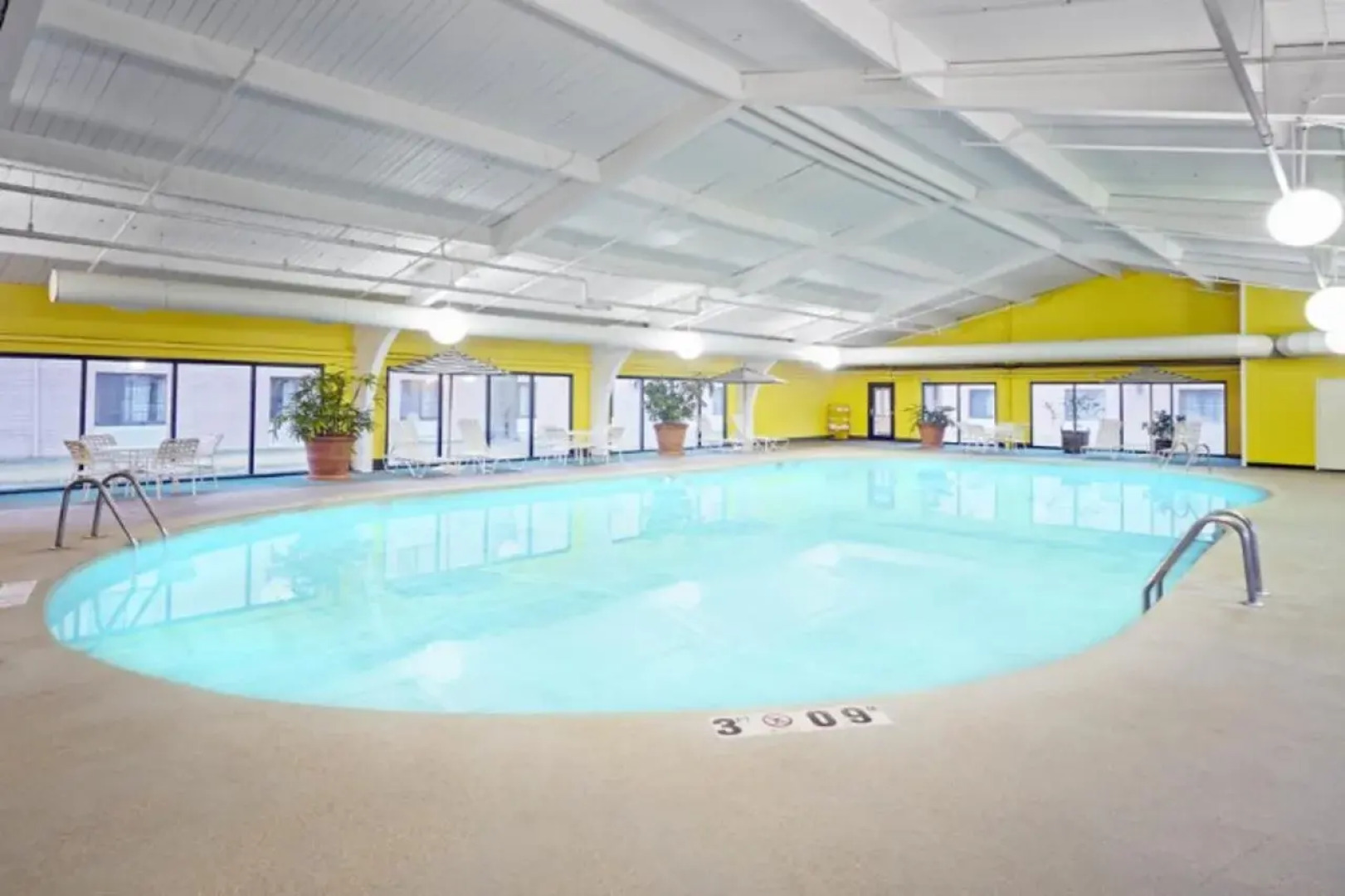 Howard Johnson Plaza Madison