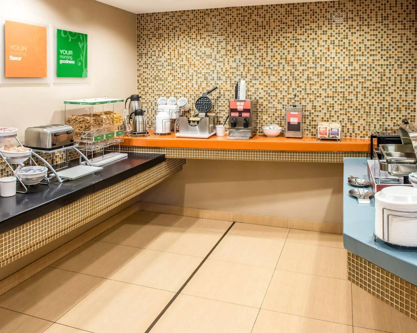 Hometowne Studios & Suites By Red Roof Washington