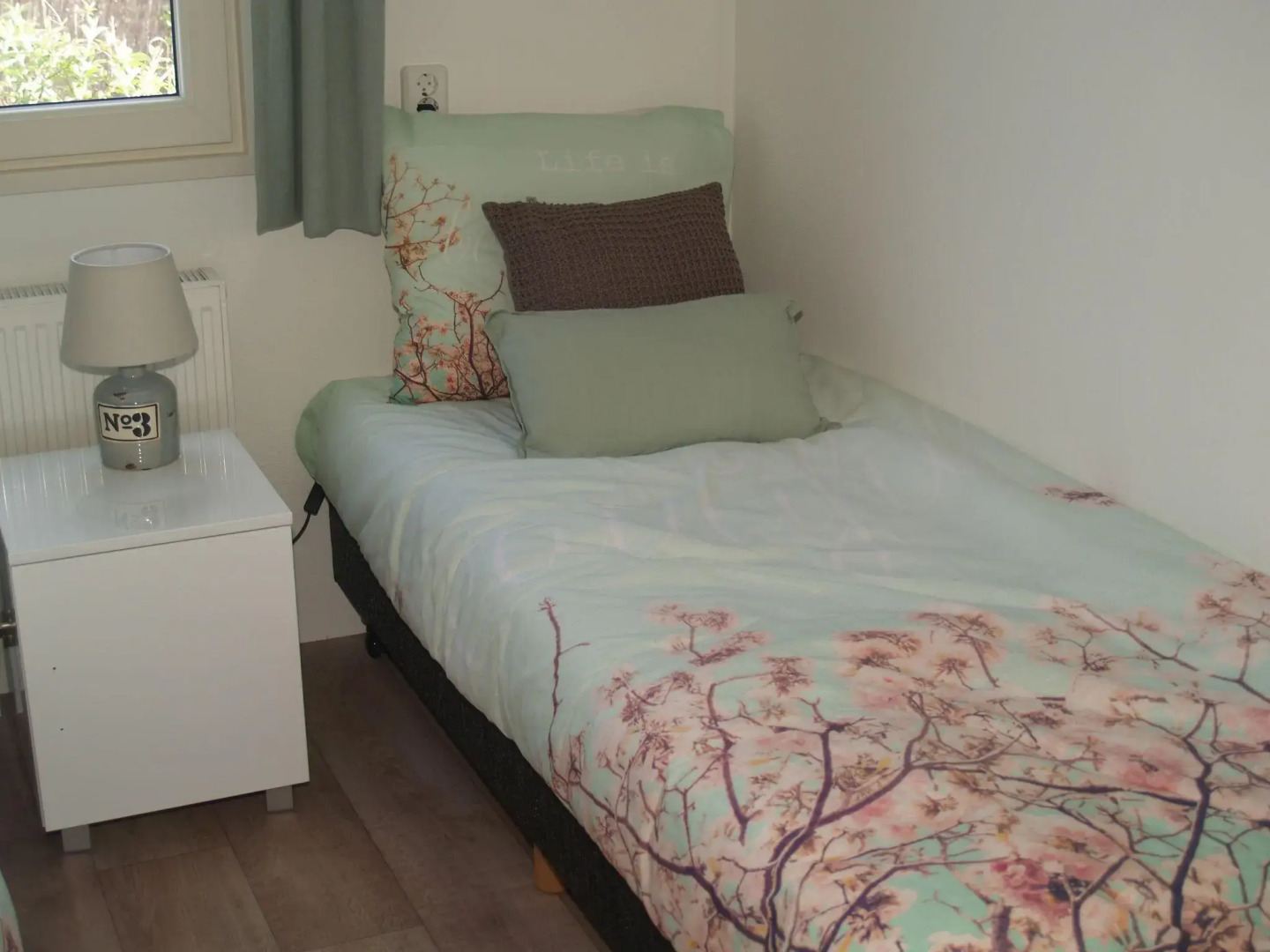 Modern chalet with a dishwasher, only 12 km. from Elburg