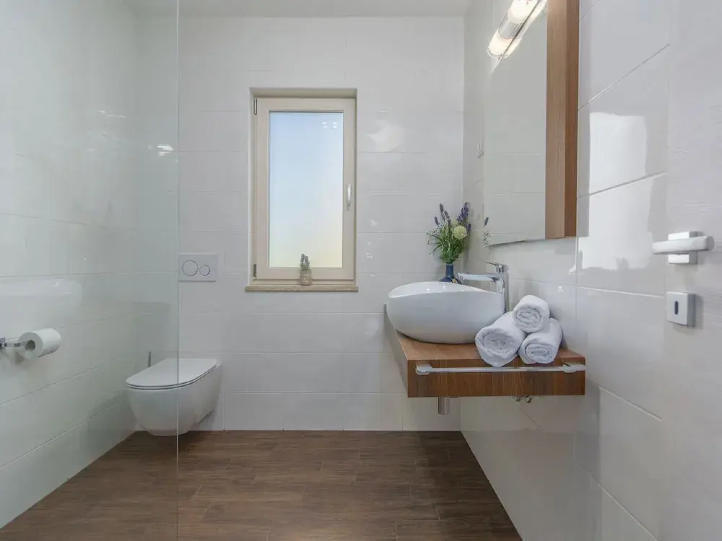 Modern House With Pool and Beautiful Landscaped Environment in a Quiet Location